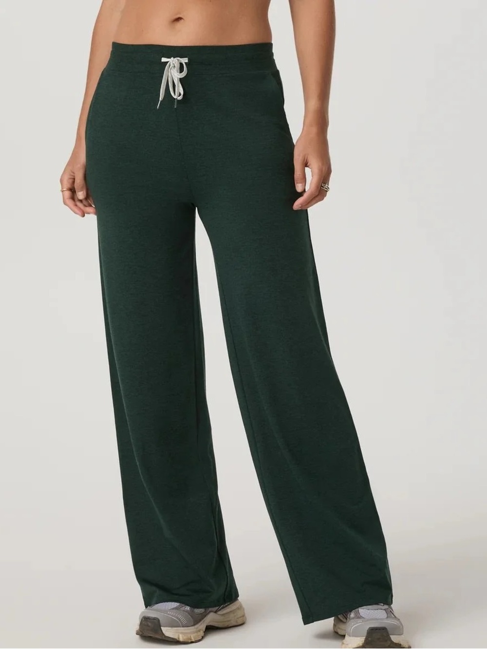 Vuori Halo Wide leg pants size M!